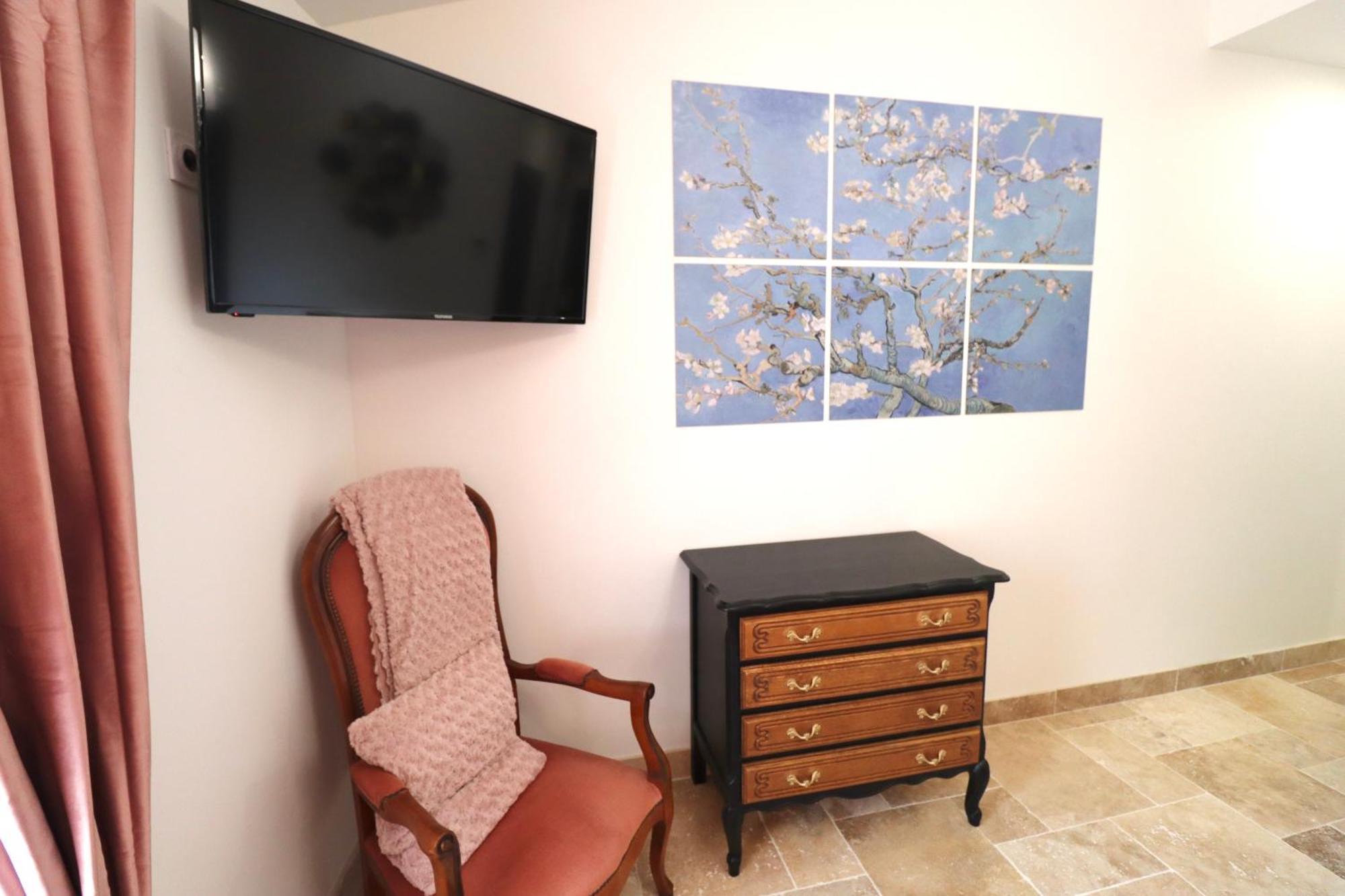 Chambres D'Hotes Avec Jacuzzi Et Piscine Au Mas De Cadoule Saint-Just  Phòng bức ảnh