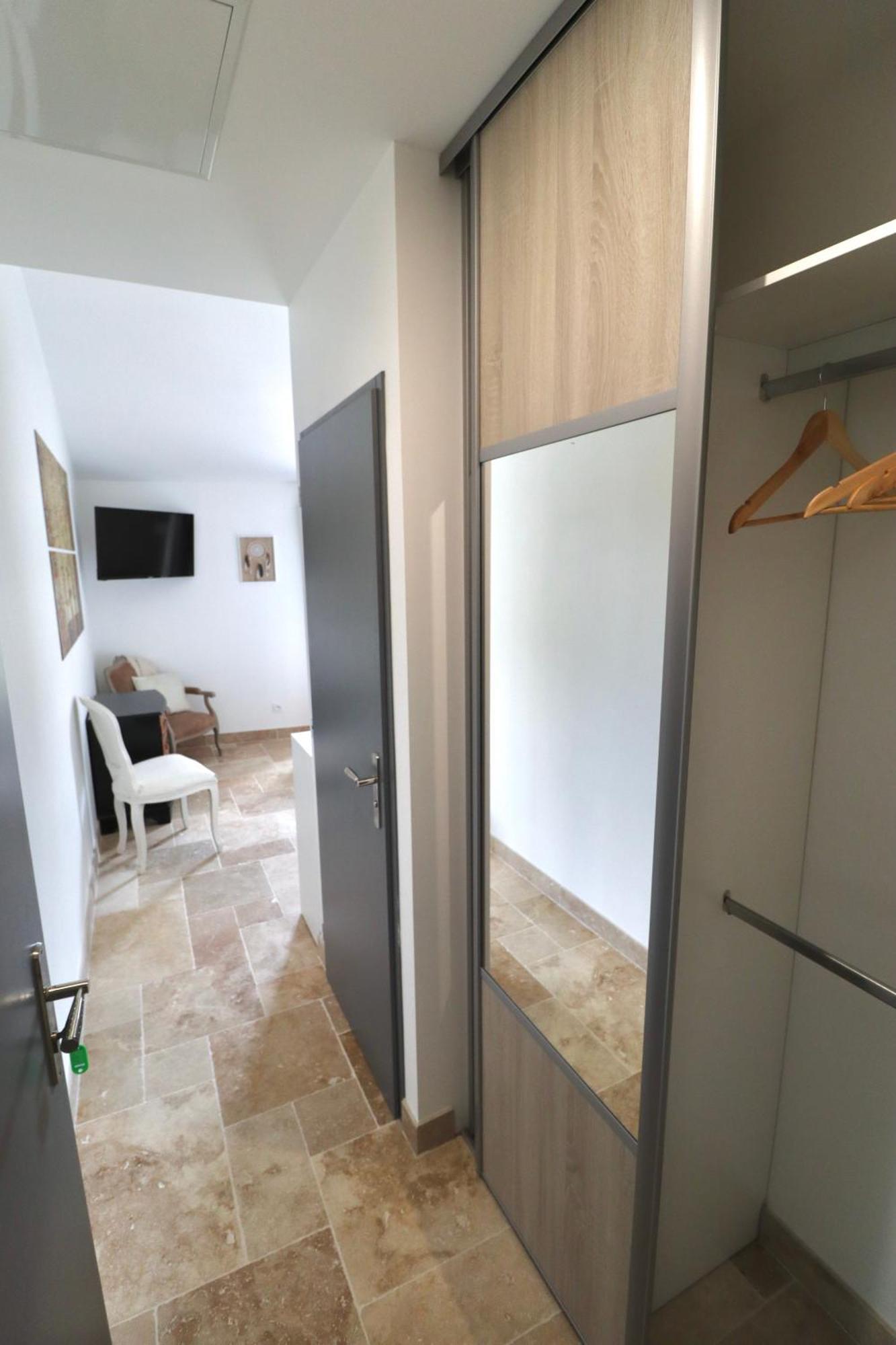Chambres D'Hotes Avec Jacuzzi Et Piscine Au Mas De Cadoule Saint-Just  Phòng bức ảnh