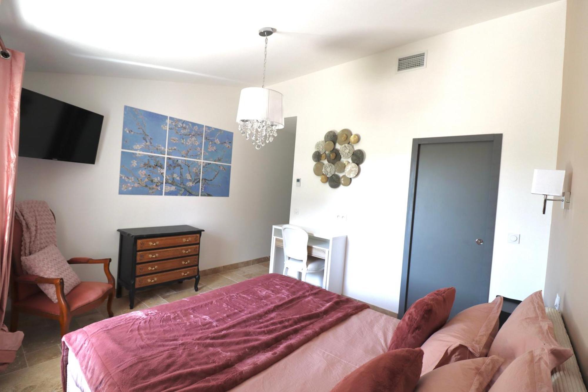 Chambres D'Hotes Avec Jacuzzi Et Piscine Au Mas De Cadoule Saint-Just  Phòng bức ảnh