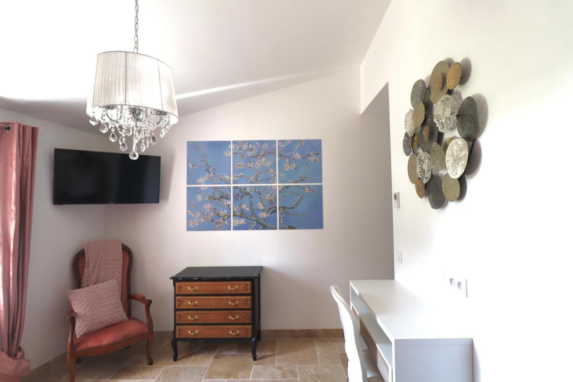 Chambres D'Hotes Avec Jacuzzi Et Piscine Au Mas De Cadoule Saint-Just  Phòng bức ảnh